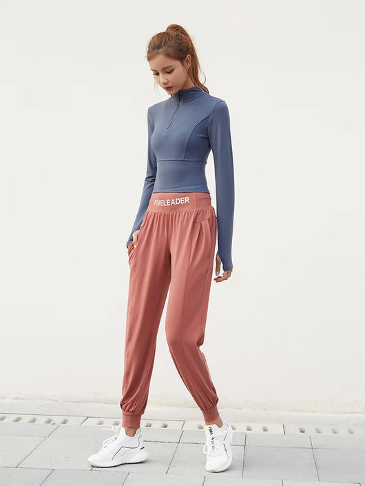 Pantalones deportivos con cintura ajustable y lettering - Image 31