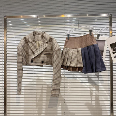 Traje Ejecutivo Mujer: Blazer Corto con Falda Plisada Contraste - Image 9