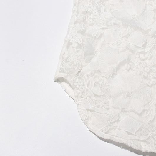 Conjunto Elegante: Blusa Bordada Transparente con Pantalón Talle Alto - Image 10