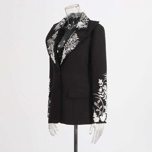 Blazer Retro Ajustado con Cintura Marcada y Bordados - Image 12
