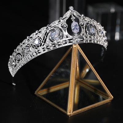 Corona Nupcial Estilo Europeo para Maquillaje de Boda - Image 3