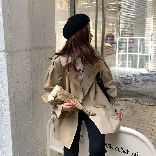 Abrigo Cortaviento Negro Holgado con Mangas Linterna - Diseño Versátil Midi para Mujer