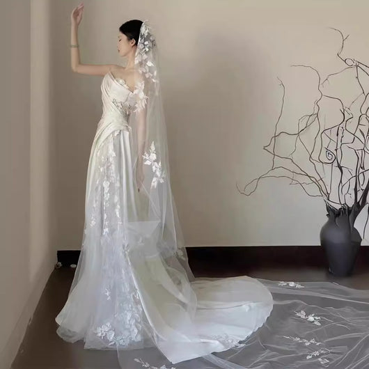 Vestido de Novia Sirena con Escote Tubo y Velo de Encaje Satinado