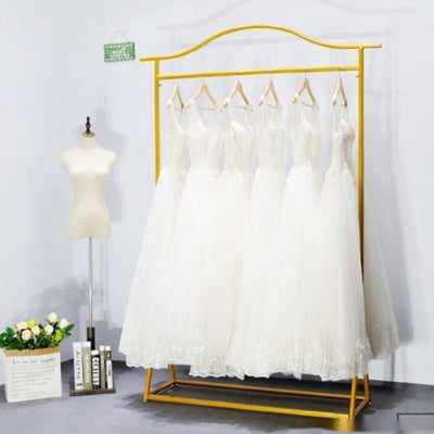 Perchero de Piso para Vestidos de Novia - Exhibidor Elegante de Lujo