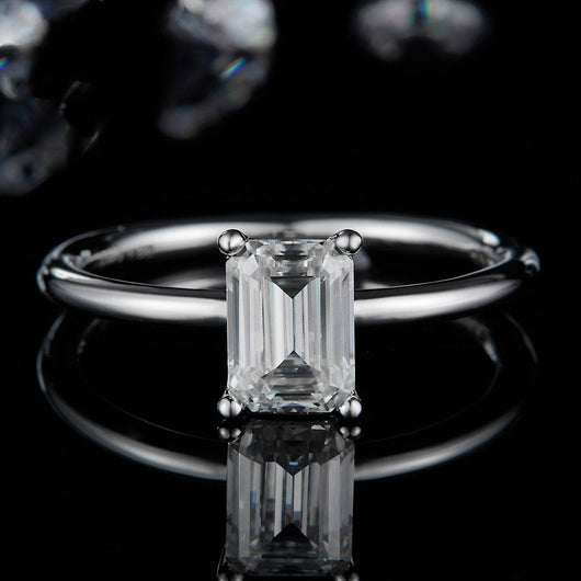 Anillo de Moissanita Rectangular Plata 925 con Baño de Platino para Mujer
