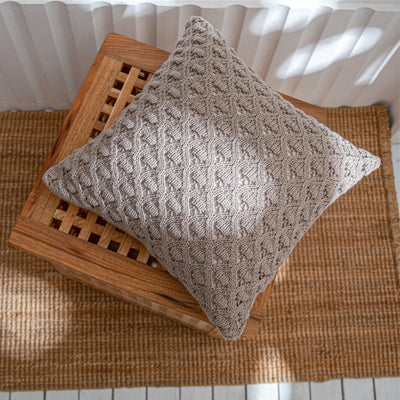 Funda de Almohada Decorativa de Acrílico con Diseño de Agujeros - Image 6