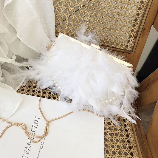 Bolso Diagonal con Cadena de Plumas y Perlas - Image 7