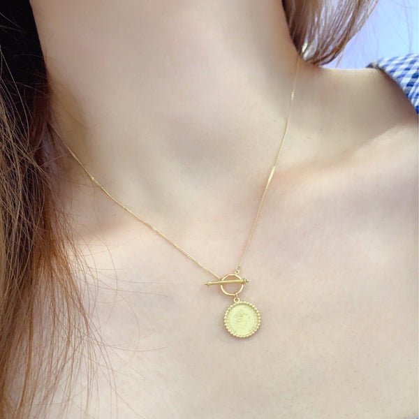 Collar Retro Dorado Redondo de Joyería Pura