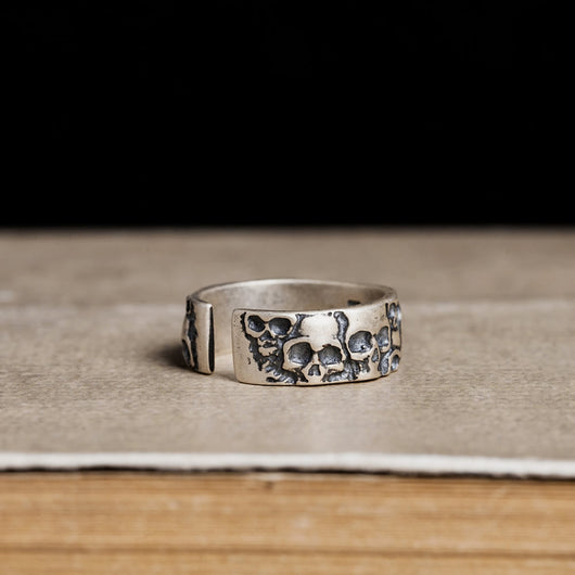 Anillo de Calavera Personalizado en Plata de Ley