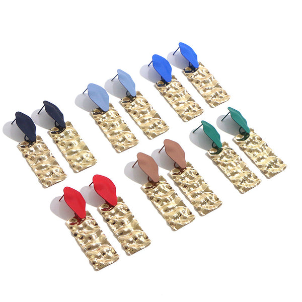 Aretes Metálicos Mate Minimalistas Versátiles