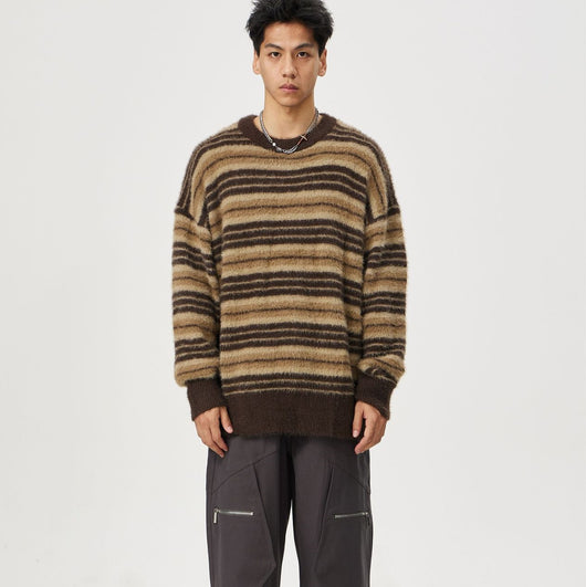 Suéter Unisex Maychao a Rayas con Cuello Redondo y Detalles Rotos