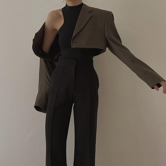 Blazer Corto Ejecutivo para Mujer - Image 9