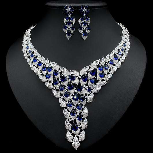 Conjunto de Collar y Aretes de Diamantes Completos con Diseño Exagerado - Image 3