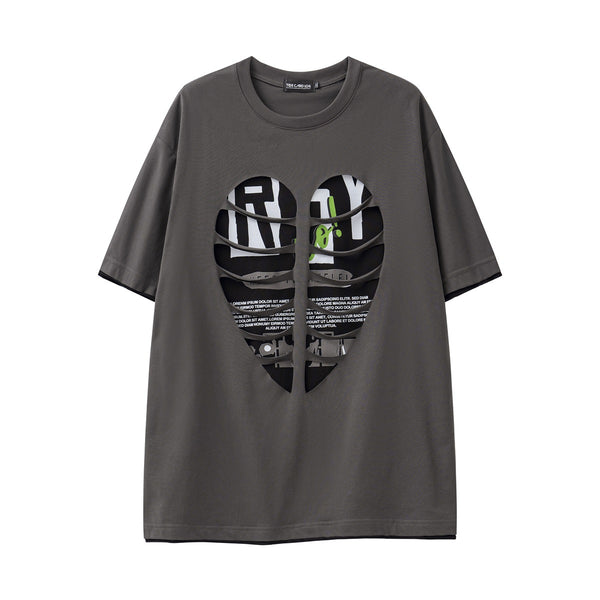 Camiseta Suelta con Detalles Rasgados y Costuras Decorativas