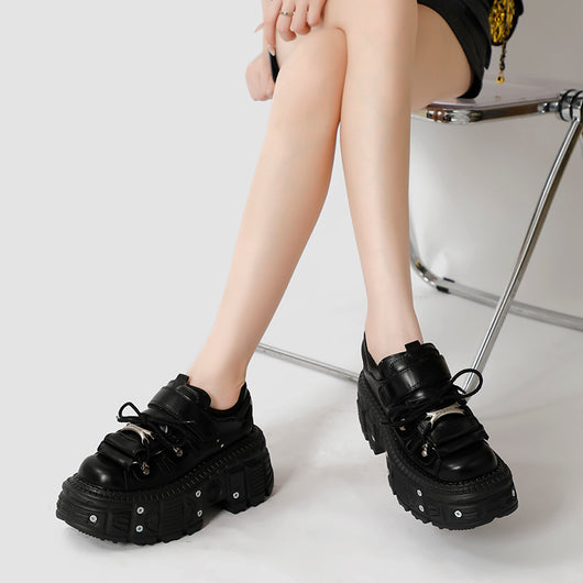 Botas Góticas Punk con Plataforma Elevadora para Mujer - Diseño Asiático con Remaches