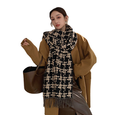 Chal Grueso de Cuadros Houndstooth con Flecos Largos - Bufanda de Temperamento y Calidez para Mujer - Image 5