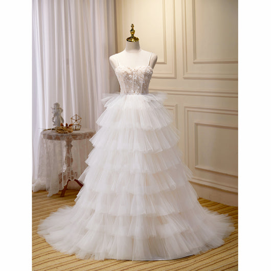 Vestido de Novia con Tirantes y Cola Elegante - Image 9