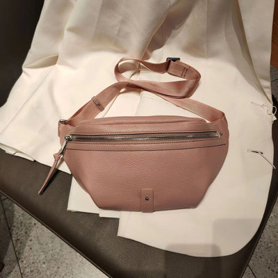 Bolso de Cintura en Cuero Genuino para Mujer - Diseño Minimalista y Versátil - Image 5