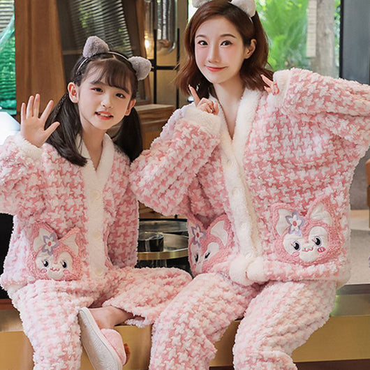Pijamas de Terciopelo Coral para Mamá e Hija - Conjunto Familiar Acolchado - Image 5