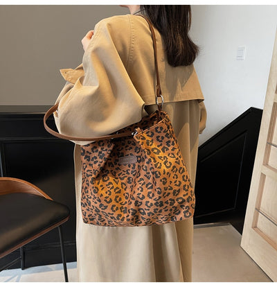 Bolsa Grande de Lona con Estampado de Leopardo para Hombro - Image 11