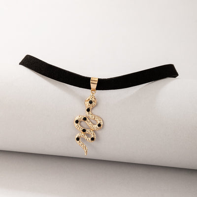 Collar Gótico de Terciopelo Witchy - Gargantilla Grunge Oscura para Regalo - Image 3