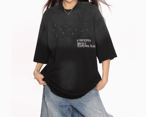 Playera Retro Americana Degradado Desgastado con Remaches y Letras - Image 10