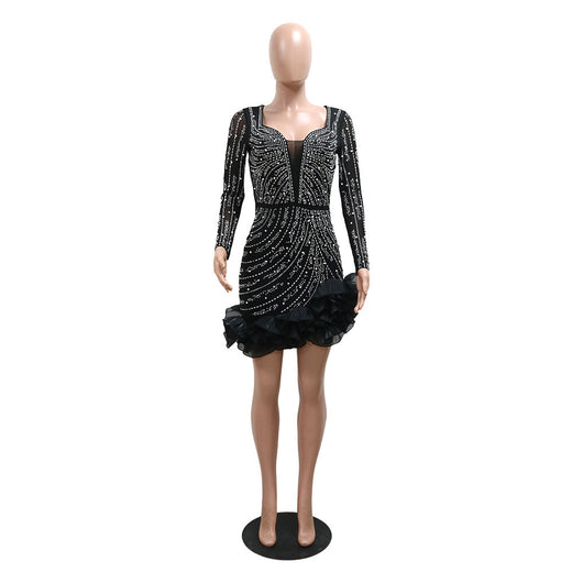 Vestido Ajustado con Bordados Elaborados y Detalles de Pedrería - Image 5
