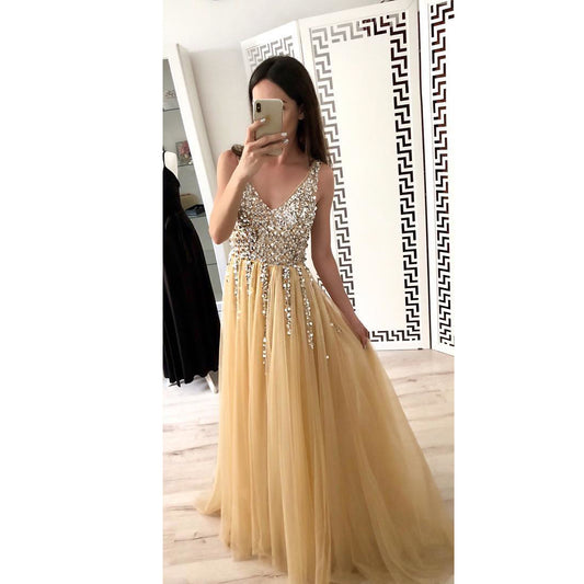 Vestido de Fiesta Largo con Lentejuelas y Escote en V Delantero y Trasero - Image 2