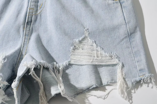 Shorts Denim Rotos con Tirantes para Mujer - Image 9