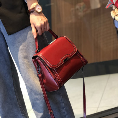 Bolso Mensajero de Cuero para Mujer - Gran Capacidad y Estilo Minimalista - Image 19