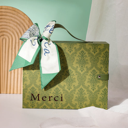 Pañuelo de Seda Cuadrado Lujo con Caja de Regalo para Bodas y Eventos - Image 2