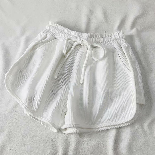 Shorts Deportivos de Pierna Ancha con Ajuste Versátil - Image 4