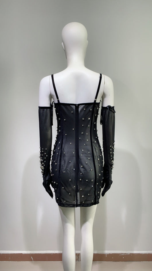 Guantes con Strass y Vestido de Malla Negra Sensual con Tirantes - Image 8