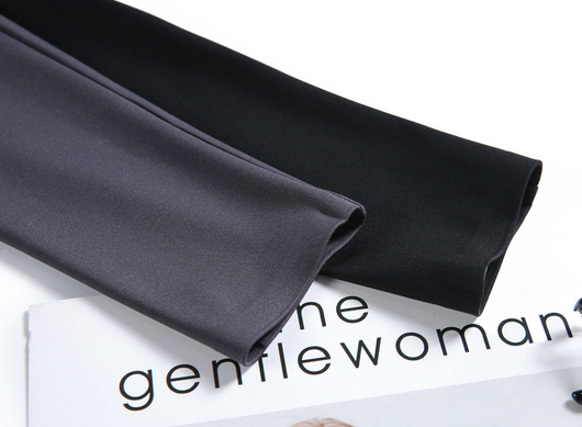 Leggins Shark para Mujer: Shorts Ajustados de Tres Cuartos en Negro para Ciclismo - Image 26