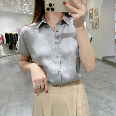Camisa de Satén Perla con Cuello Invertido Abotonadura Simple - Image 63
