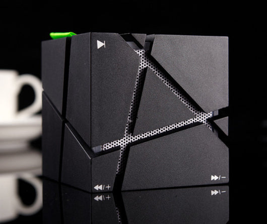 Parlante Bluetooth Cube con Luces LED Coloridas y Subwoofer - Image 8