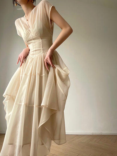 Vestido de Hada Elegante con Escote en V y Cintura Ajustada - Image 11