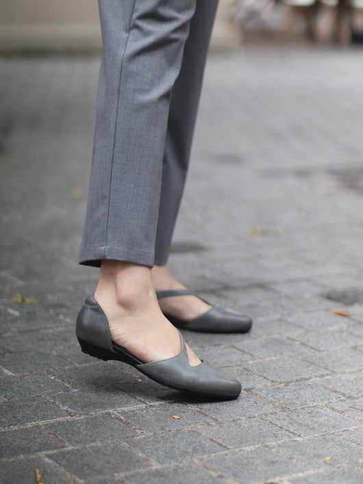 Sandalias Vintage de Cuero con Punta Afilada y Diseño Hueco - Image 16