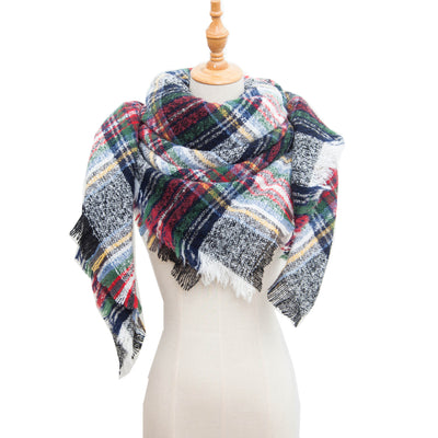 Chal Triangular Escocés para Otoño e Invierno - Amplio y Versátil - Image 15