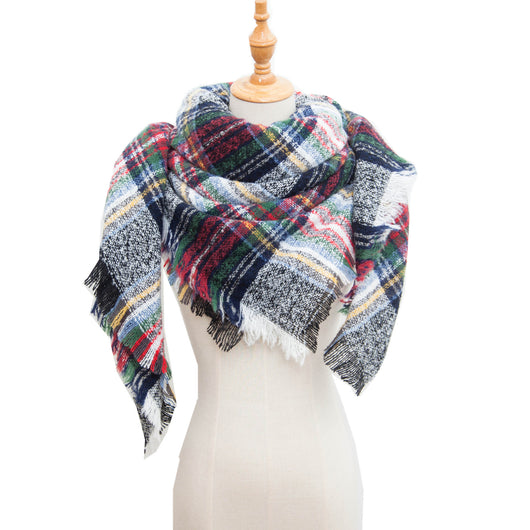 Chal Triangular Escocés para Otoño e Invierno - Amplio y Versátil - Image 15
