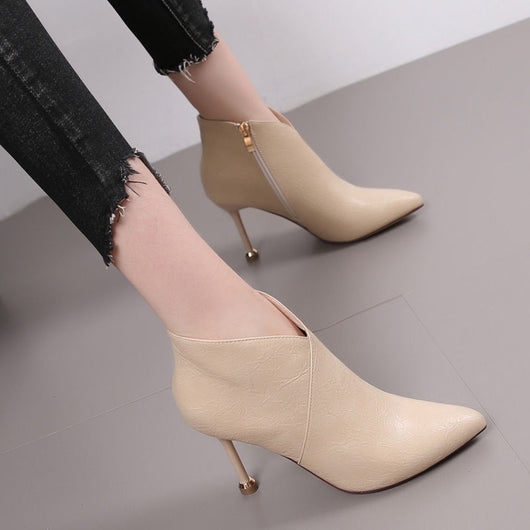 Botas Stiletto Punta Afilada Estilo Británico en Nude - Image 11