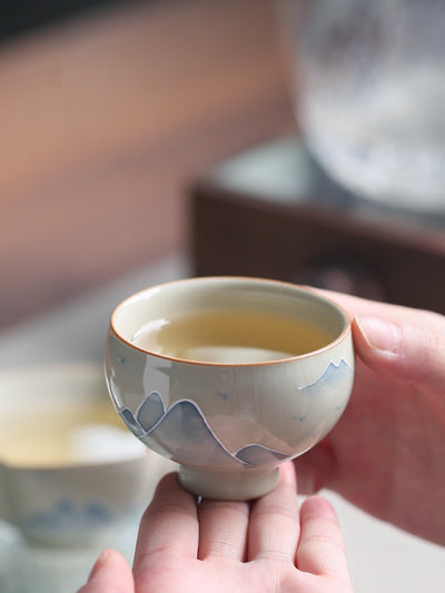 Taza Kung Fu de Porcelana Pintada a Mano - Paisaje Tradicional Gris - Image 5