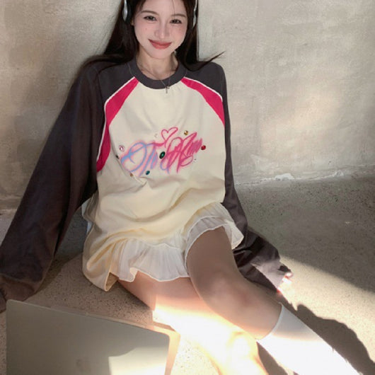 Camiseta Raglan Holgada con Estampado de Letras y Detalles de Diamantes Rotos