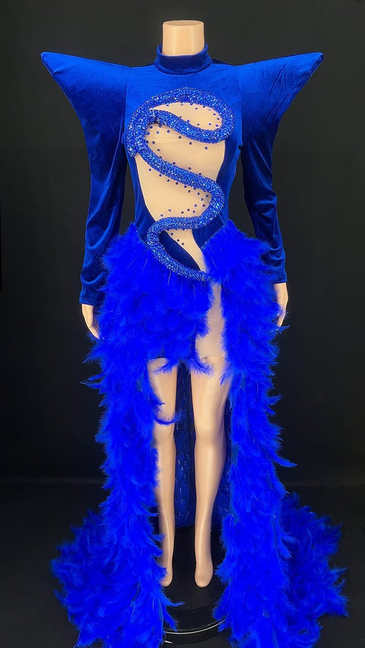 Vestido de Fiesta con Plumas y Cristales para Escenario - Image 6
