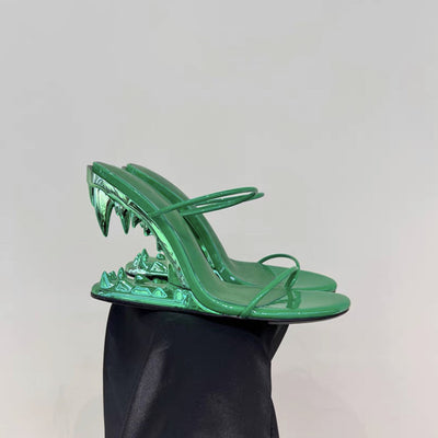 Sandalias de Tacón Alto con Detalles Metálicos Afilados - Image 3