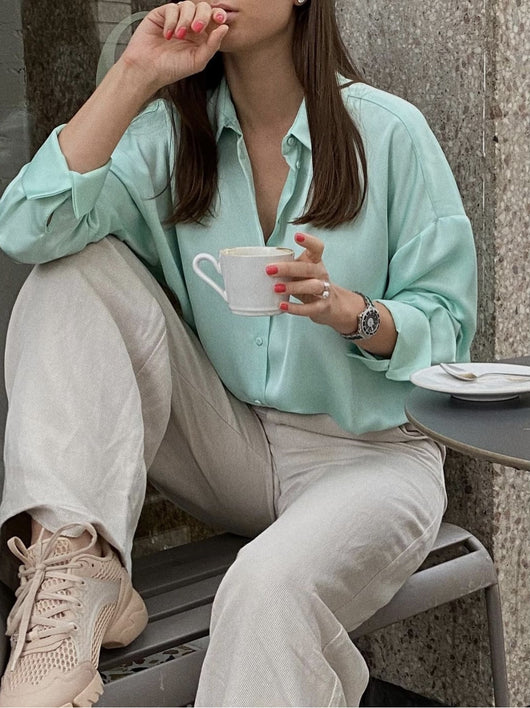 Blusa Suelta de Lino Drapeado, Lujo Francés Minimalista para Mujer - Image 3
