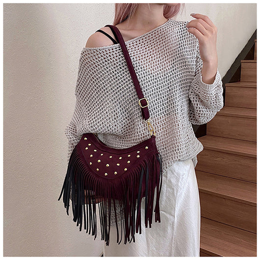 Bolsa Mensajera Retro Casual con Flecos y Remaches de Gran Capacidad - Image 17