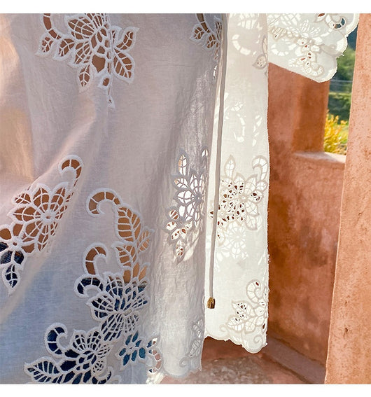 Blusa Blanca Estilo Francés con Encaje Bordado y Manga Corta - Image 9