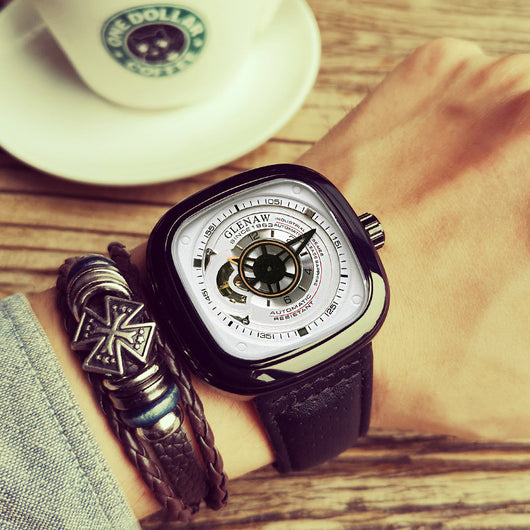 Reloj Automático para Hombre Friday Red Square con Diseño Calado