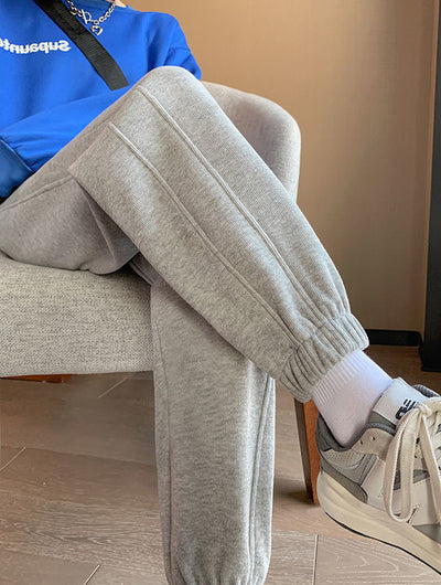 Pantalón Deportivo Gris de Cintura Alta y Corte Holgado - Image 8